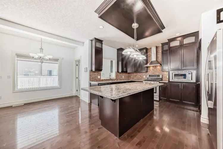 House For Sale in Calgary, Alberta