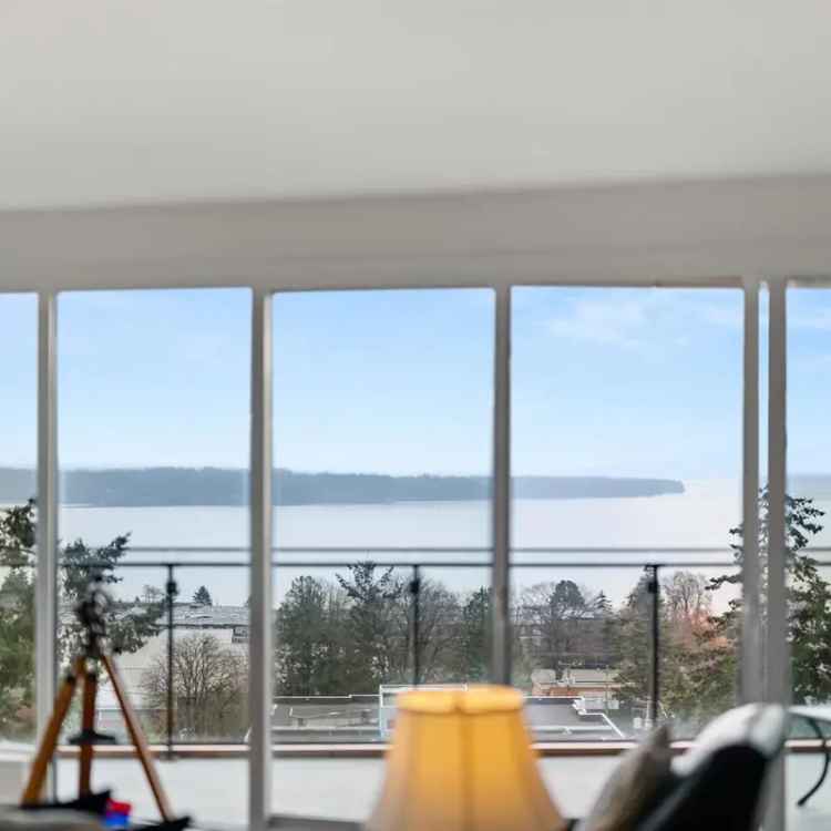 Luxury 3-Bedroom Condo with Panoramic Views