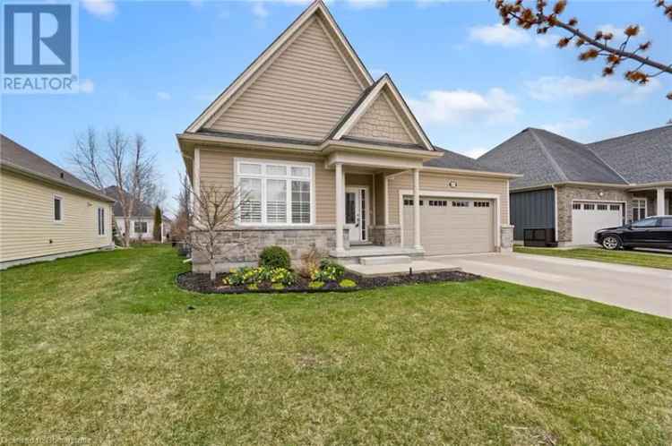 Ridgeway Bungalow near Crystal Beach - Open Concept Living