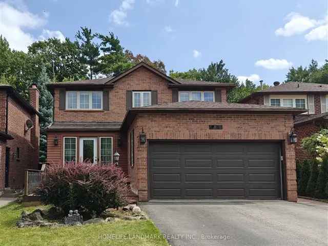 Stunning Renovated Home West Erin Mills Ravine Backyard