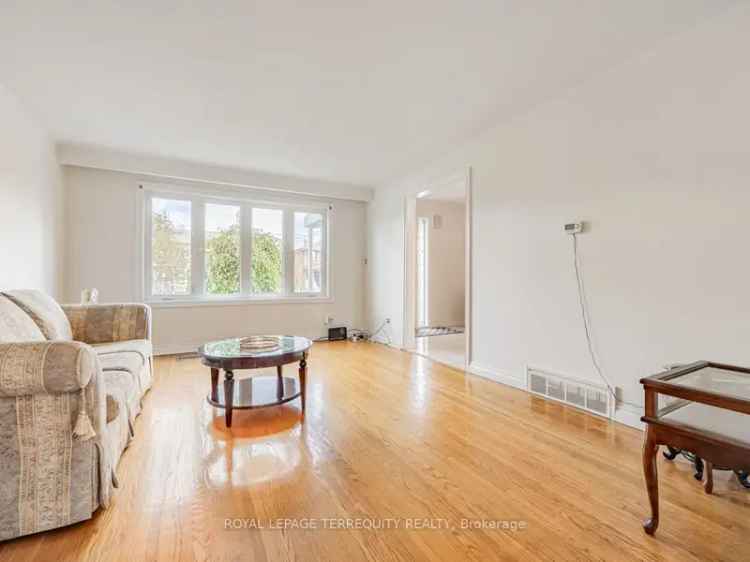 House For Sale in Toronto, Ontario