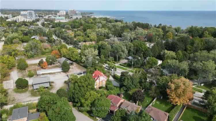 House For Sale in Lakeshore Road West, Oakville, Ontario