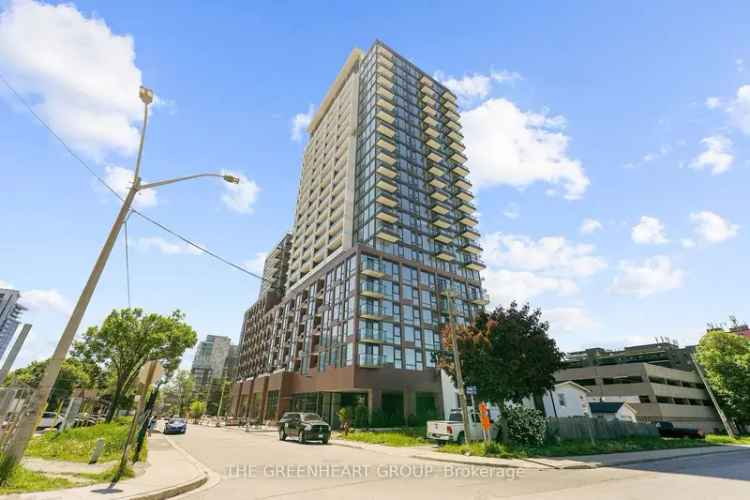 Port Credit 2-Bedroom Suite with Stunning Views and Amenities