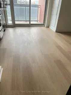 King West Studio Apartment 9m2 New Paint New Floor