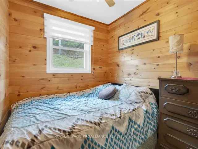 Cottage For Sale in Addington Highlands, Ontario