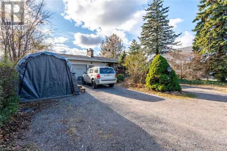 Grimsby Bungalow: 2-Bedroom Family Home Near Hospital and QEW