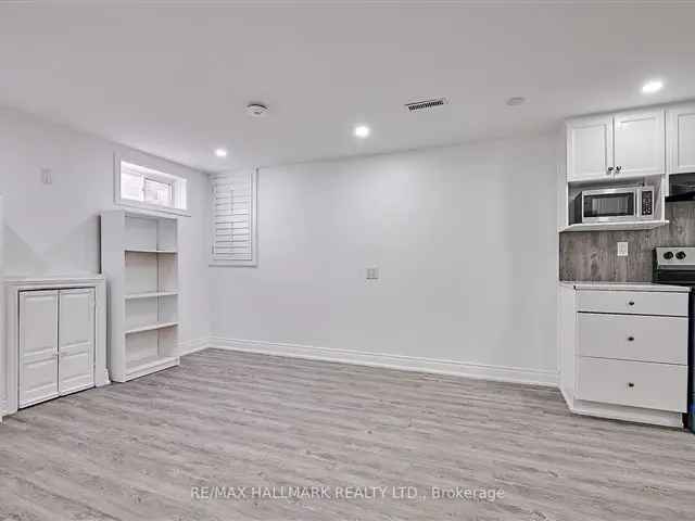 Spacious Renovated Basement Apartment Near Durham College