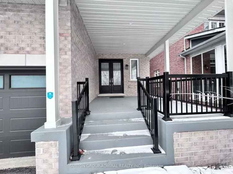 Buy luxury detached home in Berczy community with modern features