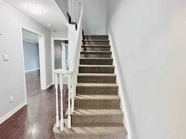 4 1 Bedroom Townhouse In Brampton With Finished Basement