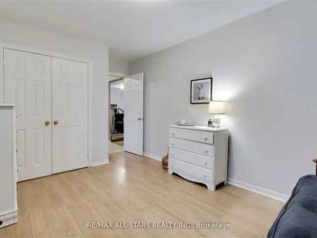 House For Sale in Georgina, Ontario