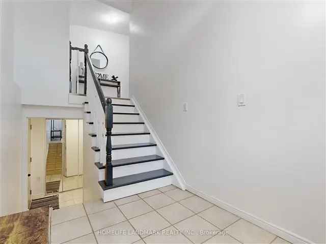 Large Detached Home In Newmarket Near Transit And Amenities