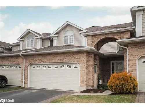 Luxury Townhome in Kitchener - Modern Elegance and Convenience