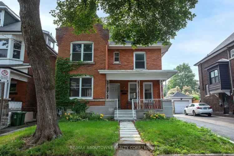 House For Sale in Hamilton, Ontario