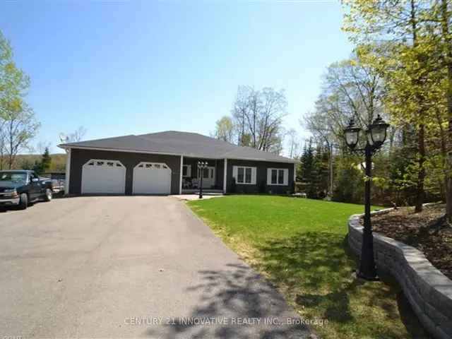 Luxury Lakefront Home on Bay Lake Bancroft