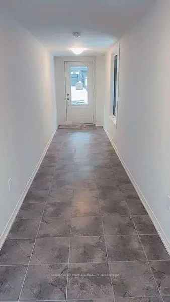 Modern Townhouse near Durham College and Walmart