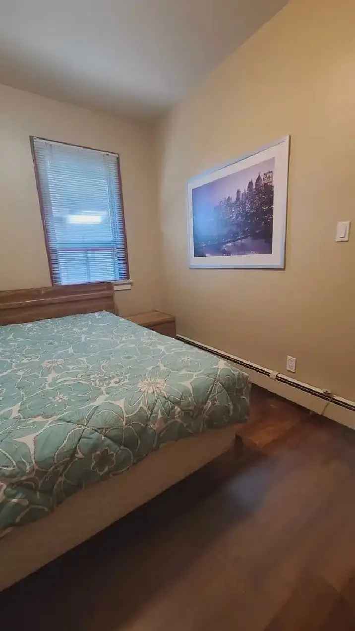 Room for Rent in Downtown with Furnished Features and Utilities Included