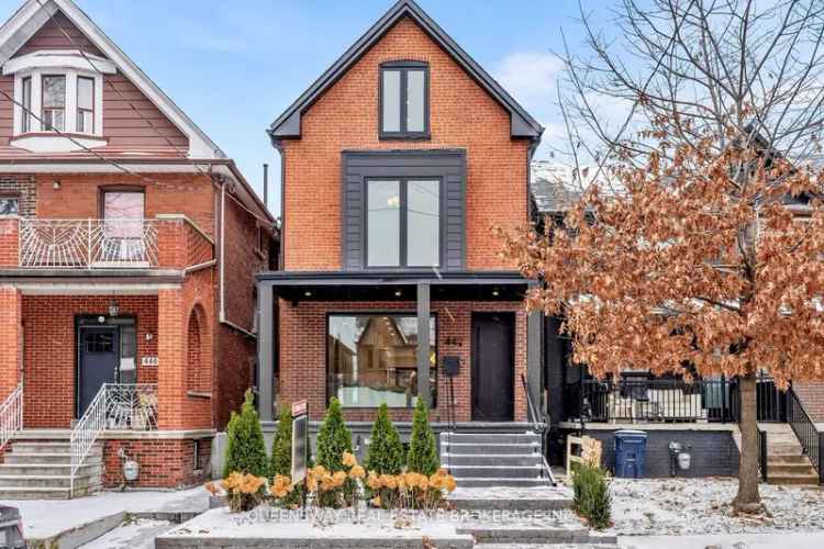 House For Sale in Toronto, Ontario