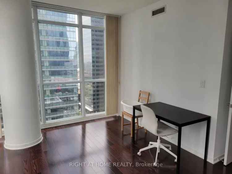 Award Winning Maple Leaf Square Condo 2 Bed 2 Bath