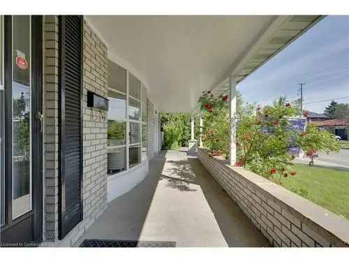 House For Sale In Mississauga Valleys, Mississauga, Ontario