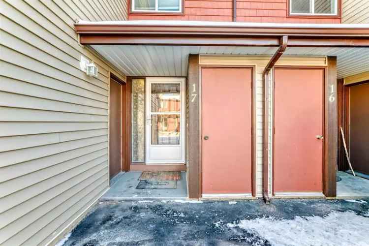 Beautiful 2-Storey Townhome 3 Beds 3 Baths Cochrane