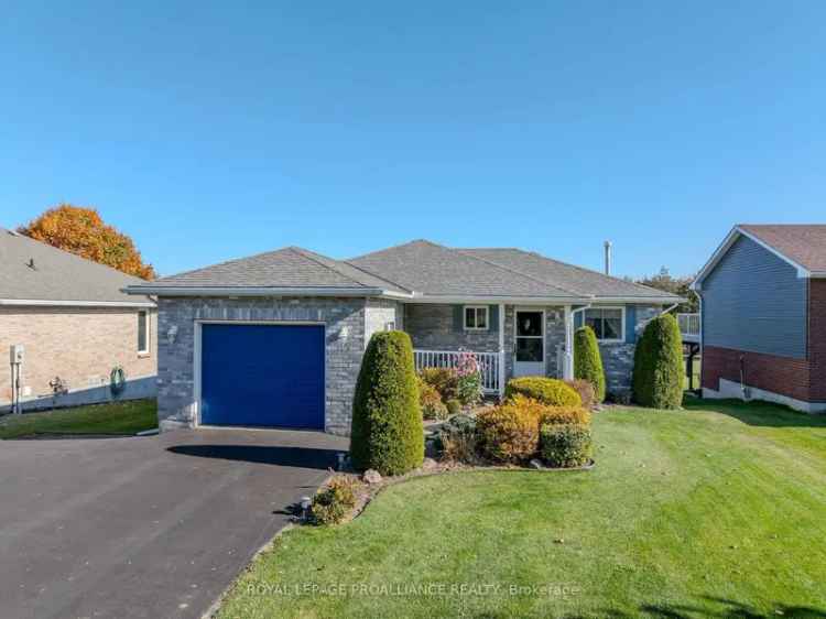 House For Sale in Quinte West, Ontario