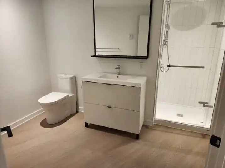 2-Bedroom 2-Bathroom Apartment near Place de la Savane
