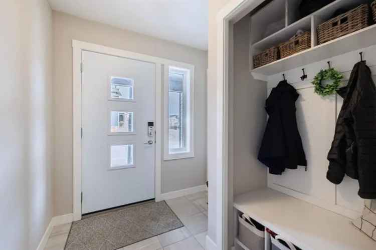 House For Sale in Calgary, Alberta