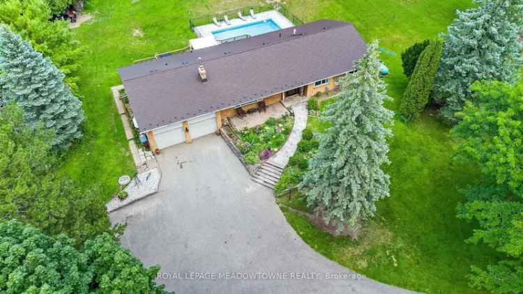 Caledon Bungalow Retreat: Modern Kitchen, Pool, & Acres of Land