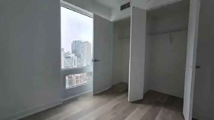 Lease Luxury Condo 2 Bedrooms 2 Bathrooms at 88 Queen St E Toronto