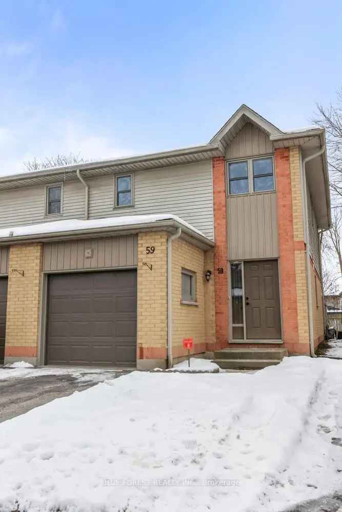 Townhouse For Sale in Toronto, Ontario