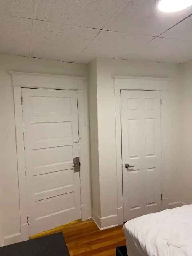 Female Only Private Room For Rent near uOttawa with Kitchen and Bathroom