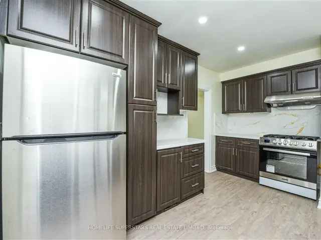 House For Sale in Brampton, Ontario