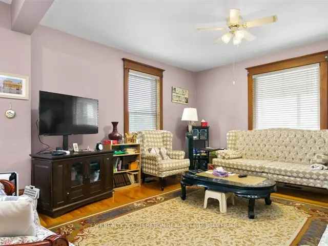 5-Bedroom Home in Newburgh Ontario