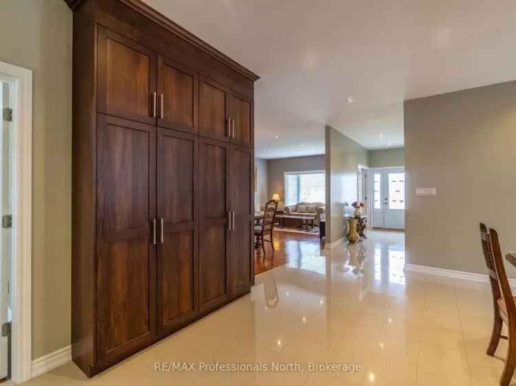 3-Bedroom Raised Bungalow Near Downtown