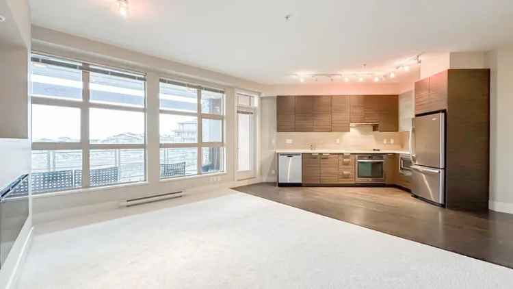 Condo For Sale in District of North Vancouver, British Columbia