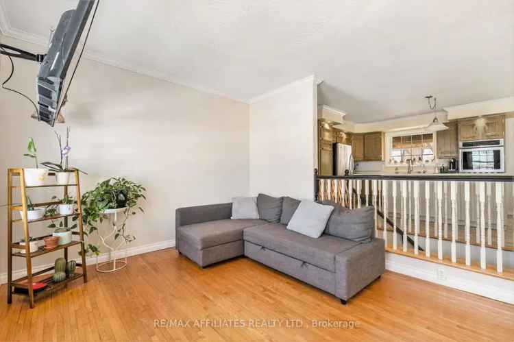 Charming Crysler Bungalow with Inground Pool