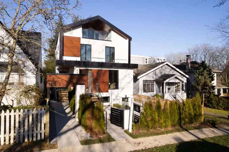 A $2,499,000.00 1/2 Duplex with 4 bedrooms in Point Grey, Vancouver West