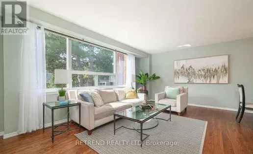 3 rooms apartment of 179 m² in Toronto