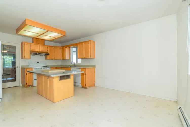 7 Bed 4 Bath Family Home in Fleetwood Surrey Near Skytrain