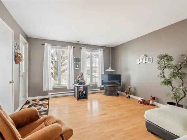 3-Bedroom Bungalow for Sale near Externat St-Jean-Eudes