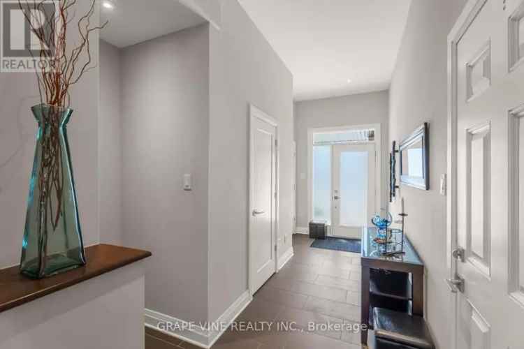 3 Bed 3 Bath Executive Townhouse in Trailsedge Orleans