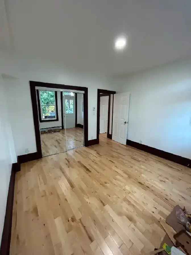 Appartement 5½ Spacieux à Louer Près du Métro Parc