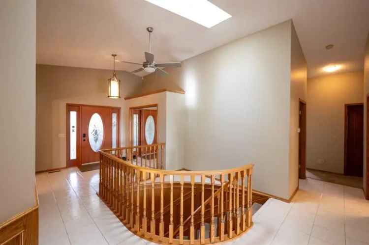 House For Sale in Calgary, Alberta