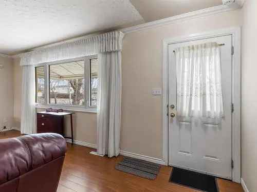 House For Sale in Glengarry Edmonton