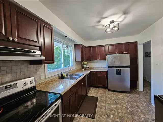 House For Sale in Barrie, Ontario