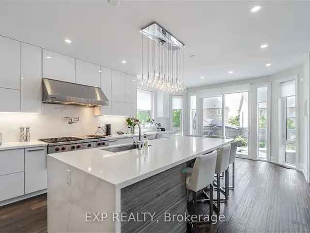 Luxury Meadowvale Village Home: 4 Beds, 4 Baths, Pool