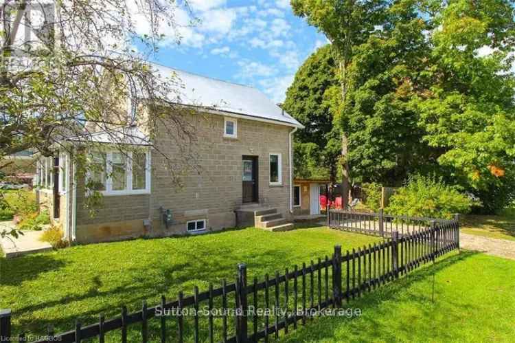 Charming Century Home in Wiarton