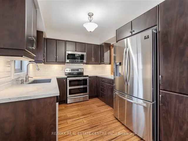 Bright & Spacious Bungalow in Central Ajax