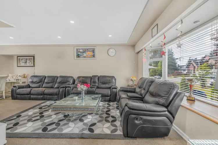 7 Bedroom Home in Queen Mary Park Surrey