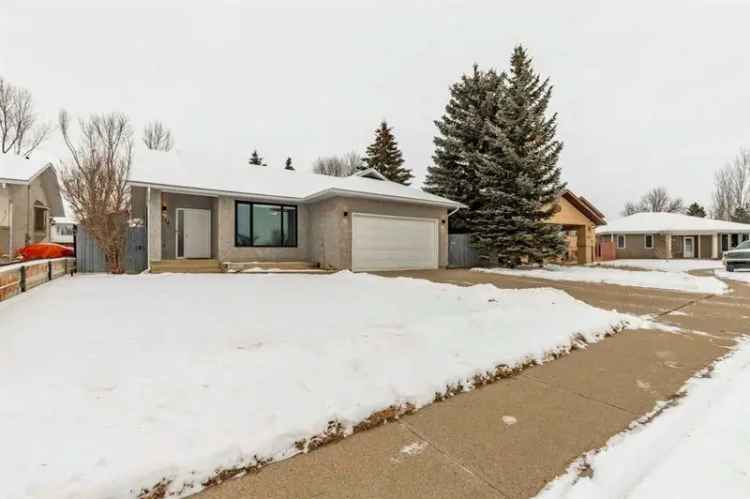 3 Bed 2 Bath Home in Coaldale with Double Garage and Large Backyard